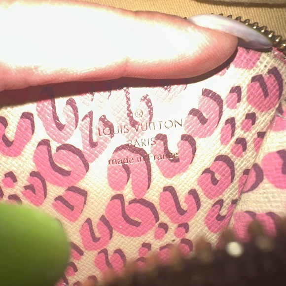 🎈SOLD🎈🦄Rare LV Monogram Leopard Coeur Heart Coin Purse Blanc Corail - Picture 8 of 13